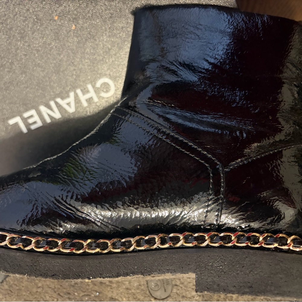 CHANEL Black patent Leather Boots - Picture 2 of 9
